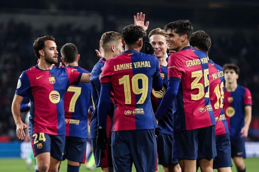 Barcelona golea y elimina al Betis de la Copa del Rey