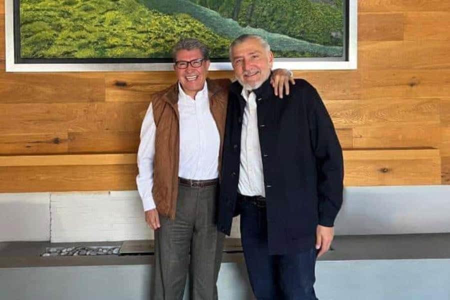 Monreal y Adán Augusto comparten foto como muestra de "unidad nacional"