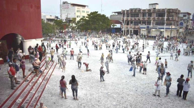 Arranca Carnaval de Tenosique 2025 con la tradicional tiradera de harina