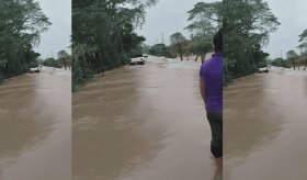 Evacuan 5 viviendas en Teapa por desbordamiento del río Pichucalco