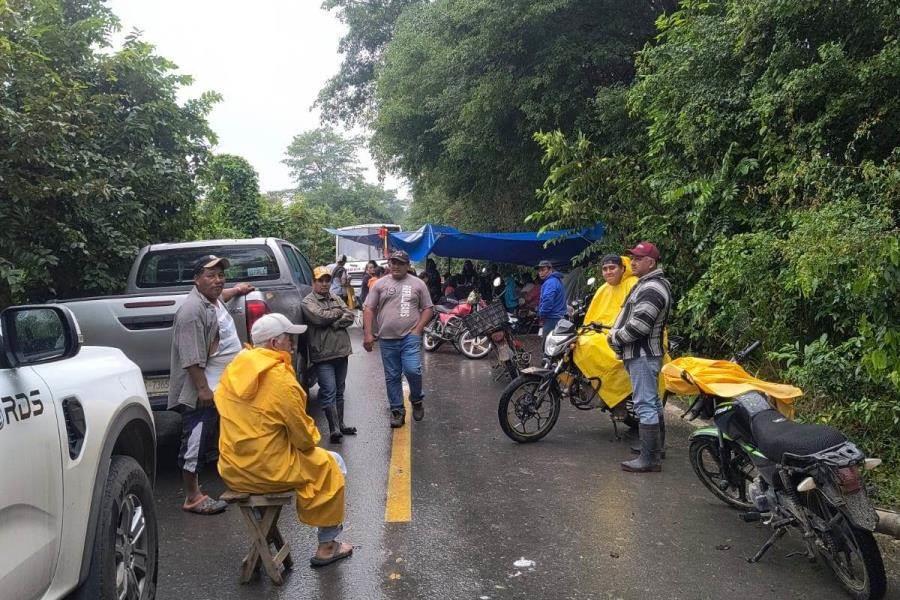 Ajusta 4 días bloqueo en ranchería Aztlán; piden pavimentación de camino