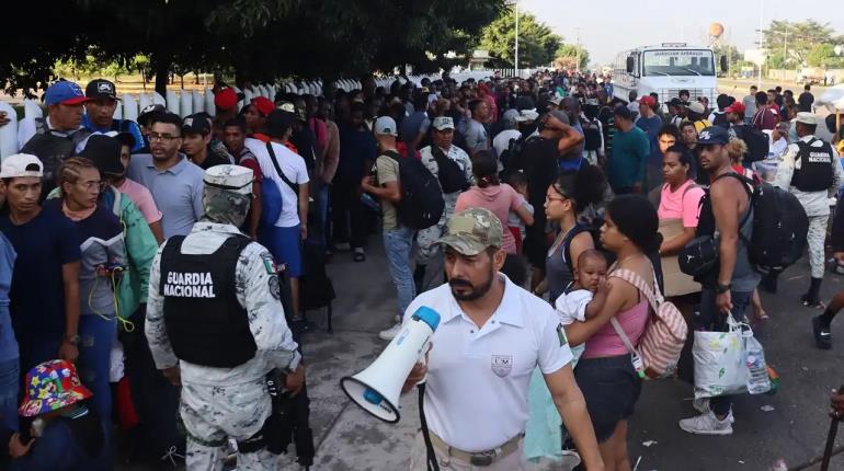 Afina CEDH plan para atender migrantes repatriados que lleguen a Tabasco