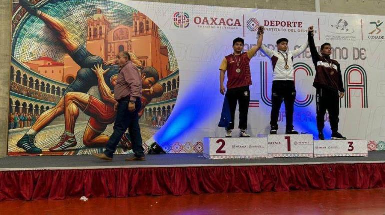 Consiguen tabasqueños medalla en Abierto de Lucha en Oaxaca