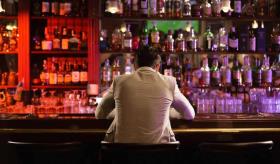 Impulsa gobierno reforma para reducir horario de venta de alcohol en discotecas, bares, restaurantes y hoteles