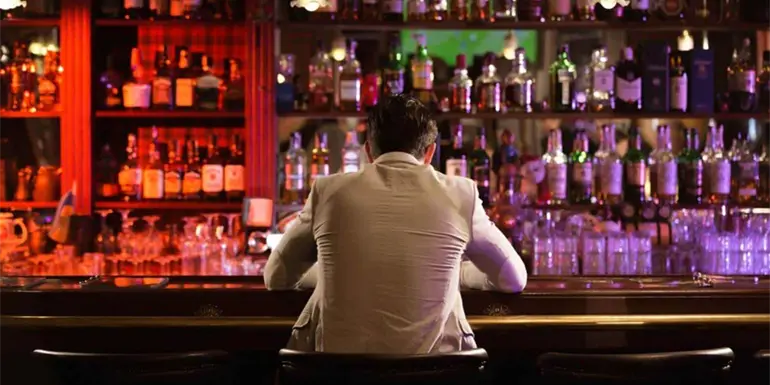 Diputados locales, dan entrada a iniciativas del gobernador para ampliar horarios de venta de alcohol en Tabasco 