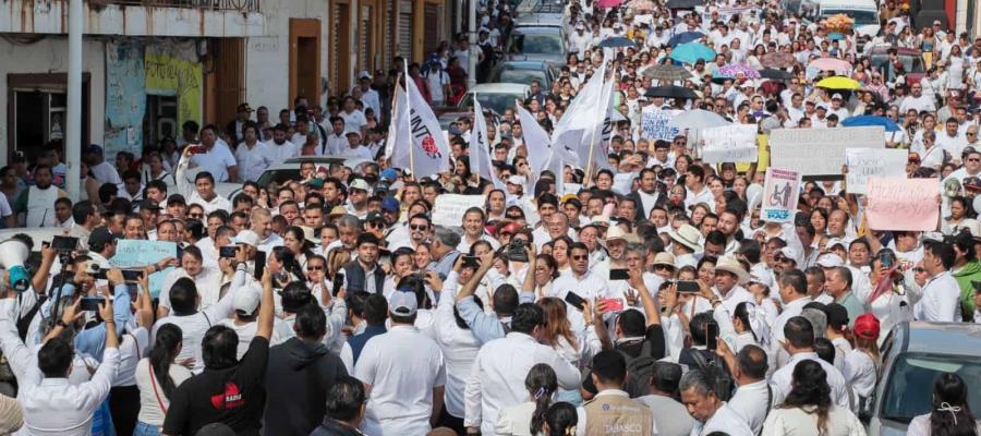 Marchan en Villahermosa por la paz, seguridad, y en apoyo a May