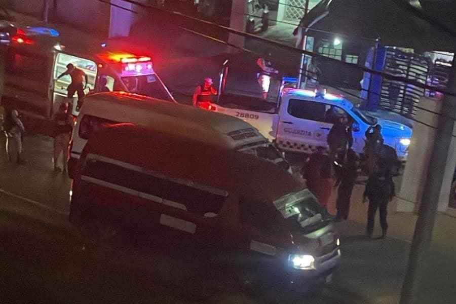 Disparan a masculino por resistirse al robo de su vehículo en Parrilla