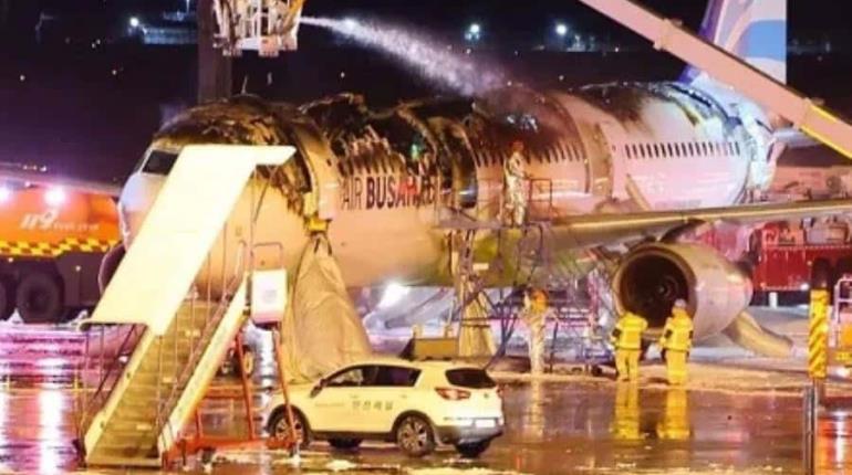 Se incendia avión con 169 pasajeros en aeropuerto de Corea del Sur