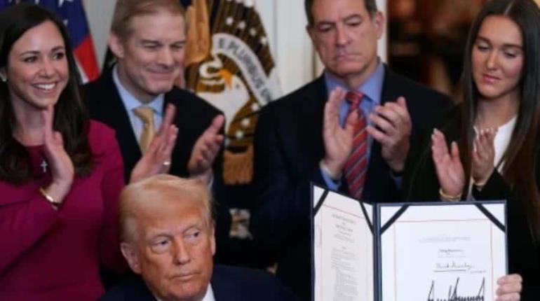 Firma Trump ley para deportar a migrantes acusados de delitos menores