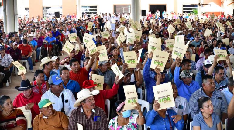 May entrega mil certificados del programa Sembrando Vida a productores de Macuspana y Tacotalpa