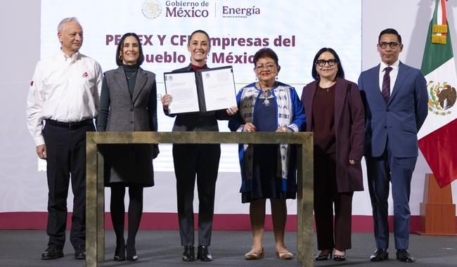 Firma Sheinbaum paquete de leyes secundarias que dan marcha atrás a reforma energética de Peña Nieto