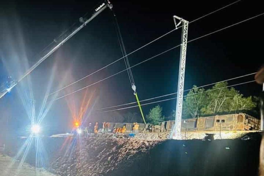 Se descarrila vagón cargado con balasto para el Tren Maya en Quintana Roo