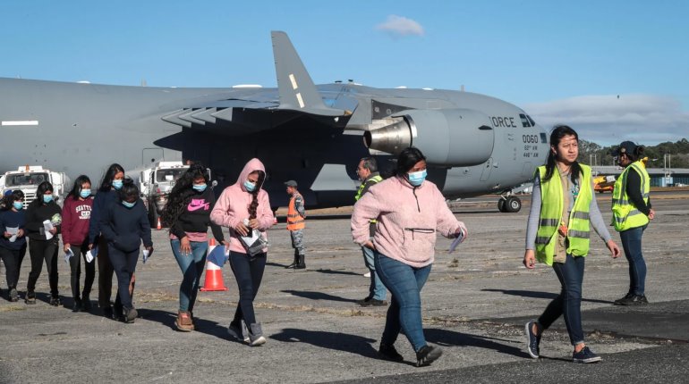 Sólo dos violaciones a derechos de migrantes deportados de EE.UU. han sido reportadas a México: Sheinbaum