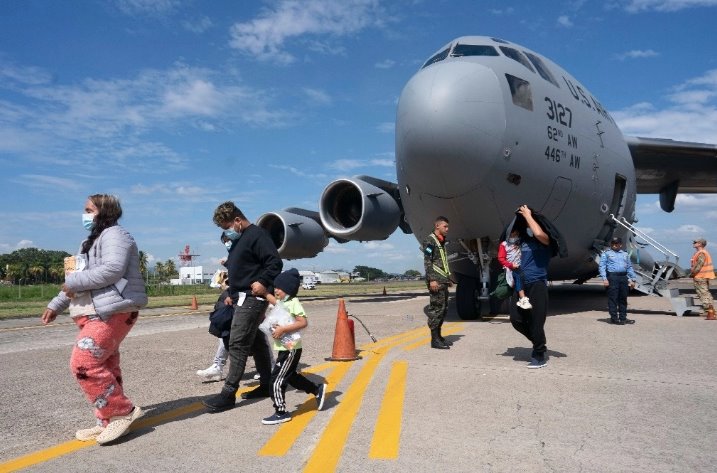 Acepta Venezuela recibir migrantes deportados desde EE. UU.