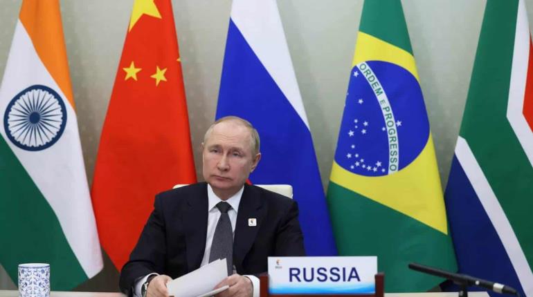 Autoriza Rusia entrada del peso mexicano a su mercado de divisas