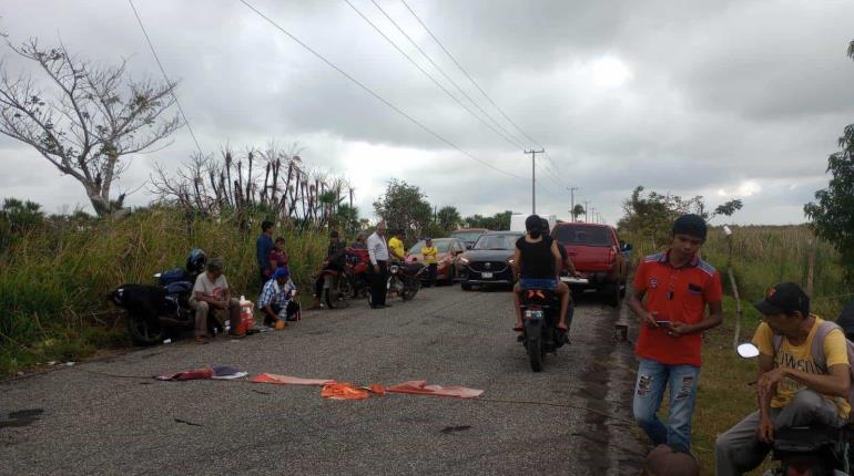 Campesinos de Cárdenas "pausan" bloqueo contra Pemex