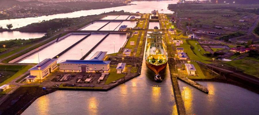 Barcos de EE. UU. transitarán por el Canal de Panamá sin pagar tarifas