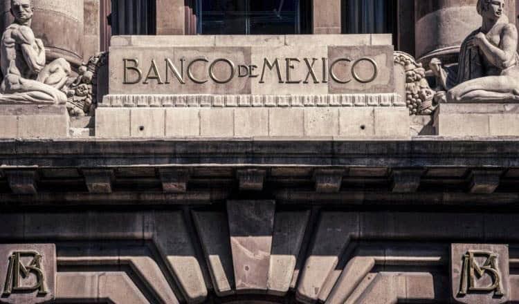 Banxico baja su tasa de interés en 50 puntos base, llega a 9.5%