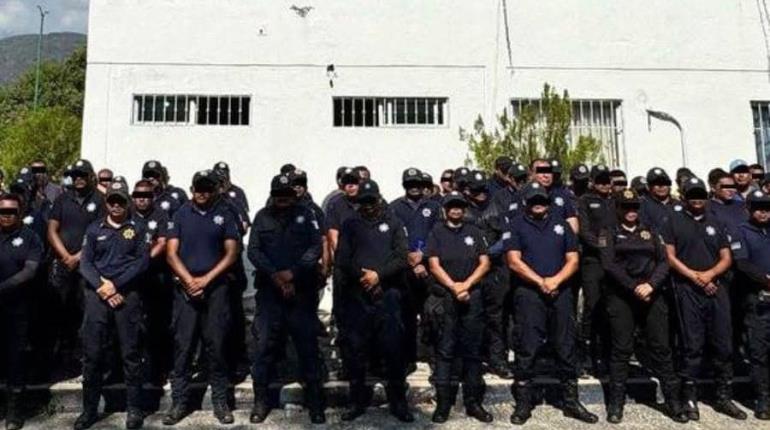 Detienen a 98 personas que fungían como policías municipales en Tonalá