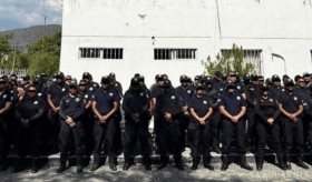 Liberan a 95 policías de Tonalá detenidos por falta de identificación