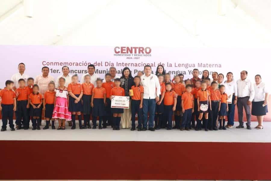 Entrega Centro premio a ganadores de concursos infantiles en lengua Yokot´an