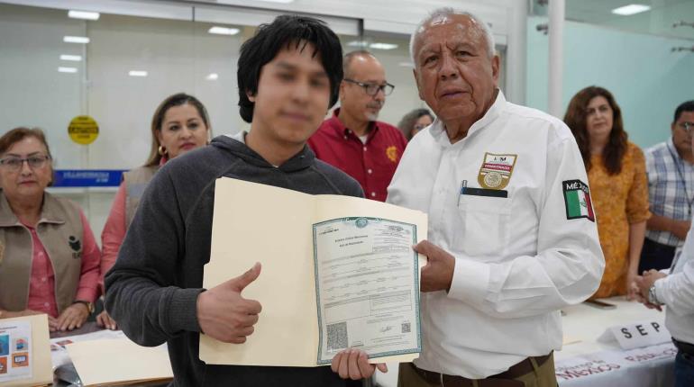 Reciben en Tabasco a 130 connacionales repatriados de EE. UU.