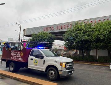 Se registra corto circuito frente a la Biblioteca Pino Suárez