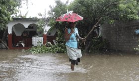 Desborda río en Oaxaca y deja más de 200 personas damnificadas