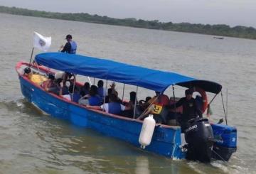 Naufraga barco en Panamá con 19 migrantes a bordo; buscan sobrevivientes