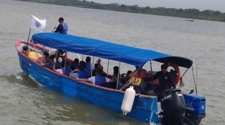 Naufraga barco en Panamá con 19 migrantes a bordo; buscan sobrevivientes