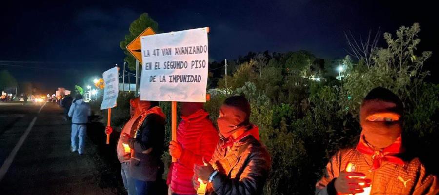 Zapatistas exigen justicia por asesinato de activista; bloquean carretera San Cristóbal-Palenque