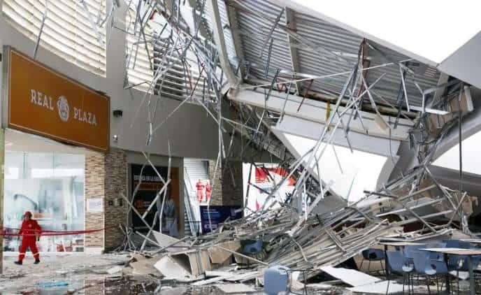 Se desploma techo de centro comercial en Perú; autoridades reportan ocho muertos y 84 heridos