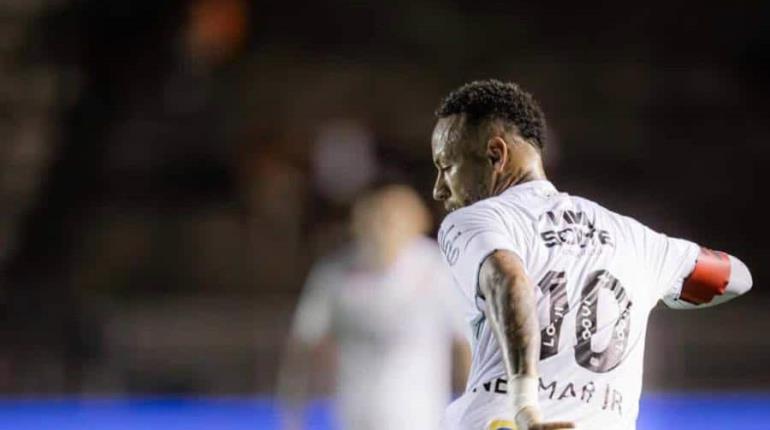 ¡Se llevó los reflectores!  Neymar Jr anota un gol olímpico con Santos de Brasil