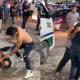 ¡Convierten zona del mercado en ring! Hombres protagonizan pelea en parada de combis