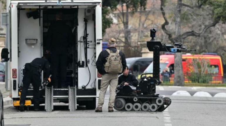 Atacan con explosivos consulado ruso en Francia