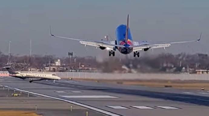 Casi chocan aviones en pista del Aeropuerto de Chicago