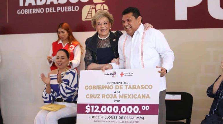 Gobierno estatal duplica apoyo a la Cruz Roja; entrega vale por 12 mdp