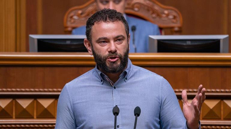 Diputado ucraniano convoca a iniciar juicio político contra Zelensky tras discusión con Trump