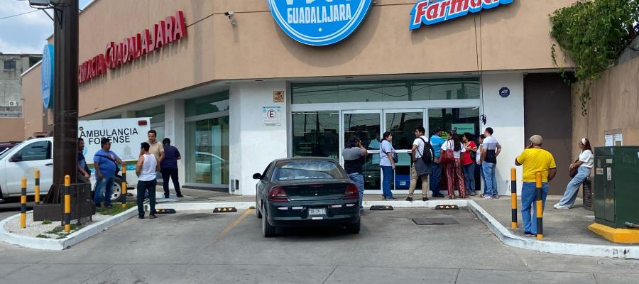 Adulto mayor sufre infarto y muere al interior de farmacia en Atasta