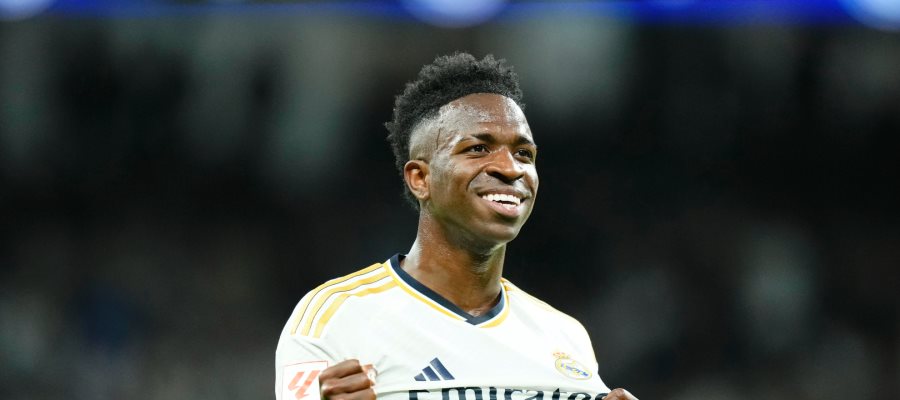 Vinicius seguir&aacute; en el Real Madrid; desmiente salida al futbol &aacute;rabe