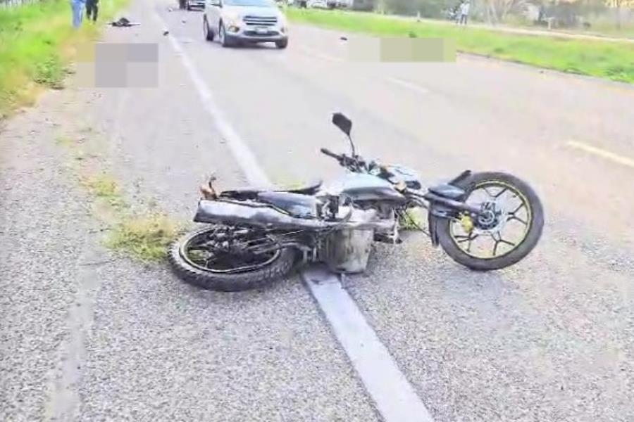 Mueren tres motociclistas tras ser atropellados por un tráiler en el libramiento de Villahermosa