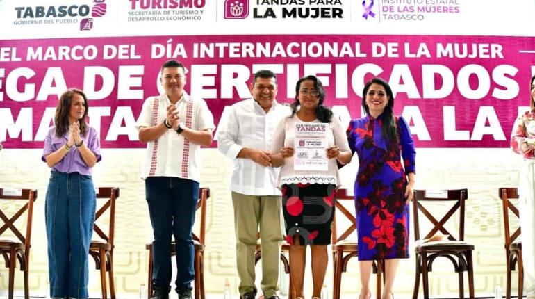 Con la entrega de 750 certificados en Comalcalco, ponen en marcha programa Tandas para la Mujer