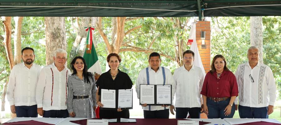 Acercar cultura postal a niños y posibilidad de promover a Tabasco en timbres postales acuerdan Sepomex y May