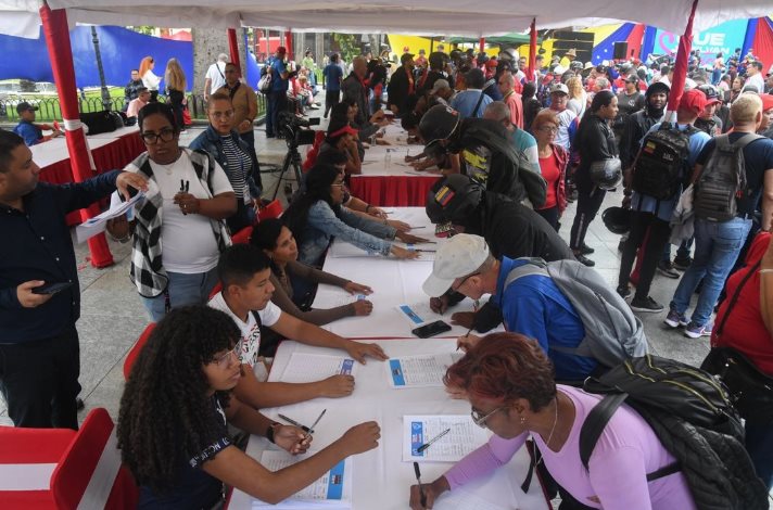 Recibe Venezuela vuelo con 311 migrantes provenientes de México Recibe Venezuela vuelo con 311 migrantes provenientes de México