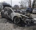 Trump llama "terroristas" a quienes han quemado autos Tesla