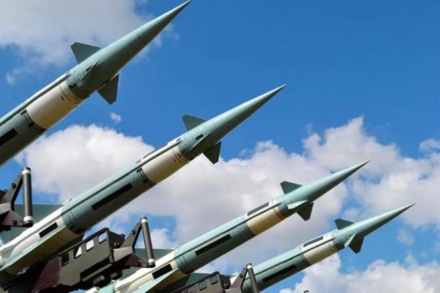 EE.UU. amenaza a Irán con aranceles y bombardeos de no legar a acuerdo nuclear EE.UU. amenaza a Irán con aranceles y bombardeos de no legar a acuerdo nuclear