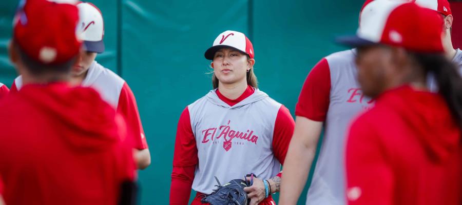 Kelsie Whitmore busca ser la primera mujer en jugar en la LMB con El Águila de Veracruz Kelsie Whitmore busca ser la primera mujer en jugar en la LMB con El Águila de Veracruz