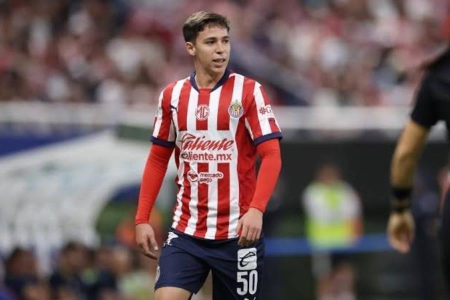 Otro mexicano a Europa, defensa de Chivas jugará en Países Bajos