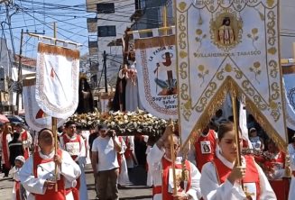 Dedican Viacrucis de Catedral de Tabasco a madres y familiares de desaparecidos