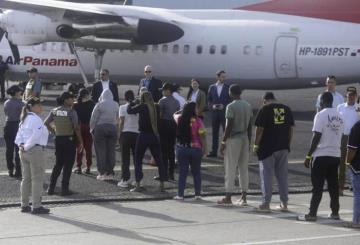 Frena juez decreto de Trump para deportación masiva de migrantes
